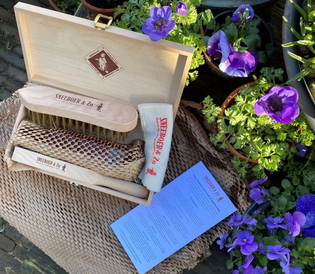 Sneeboer Dutch garden tools maintenance set for serious gardeners